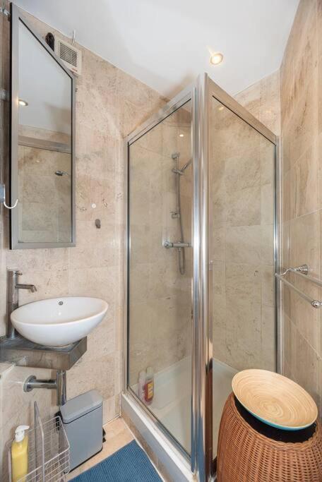 Discover London Central 2 Bedroom In Kensington Bagian luar foto