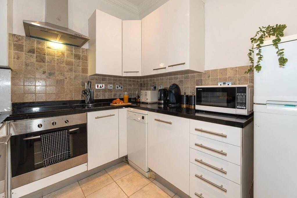 Discover London Central 2 Bedroom In Kensington Bagian luar foto
