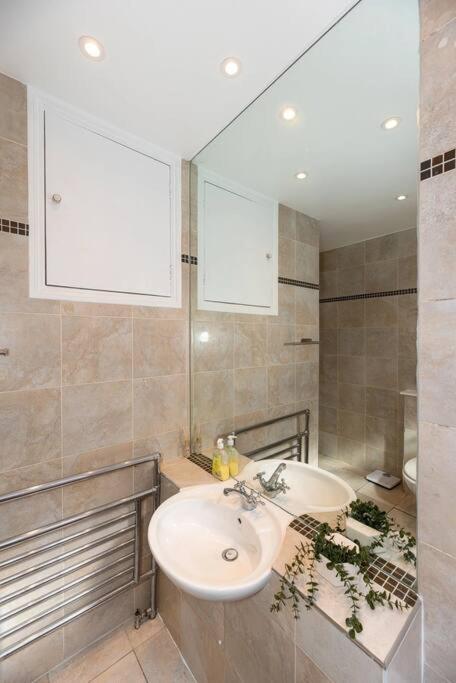 Discover London Central 2 Bedroom In Kensington Bagian luar foto